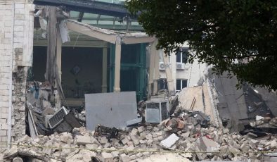 Hatay Valiliği’nin bir kısmı 6,4’lük depremde çöktü