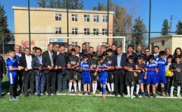 Tepecikören ve Bağtepe okullarının halı sahaları hazır