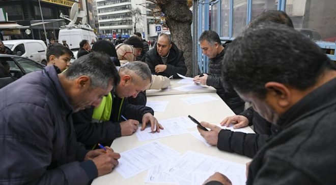 Yasa çıktı maaşlar nisanda