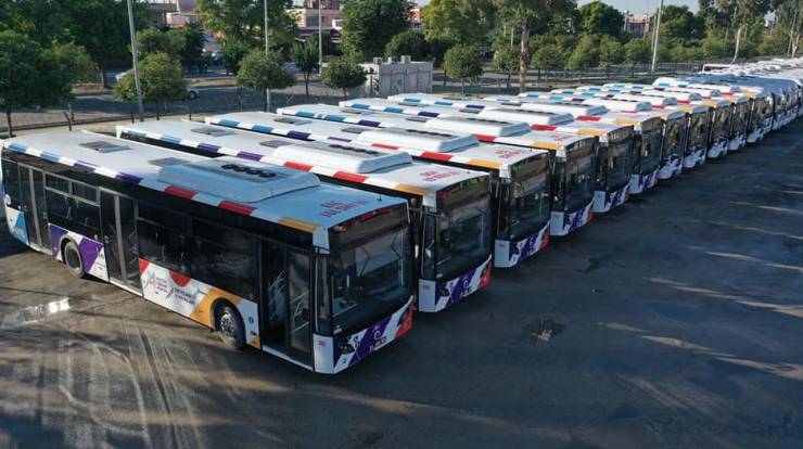 Adanalının hizmetine sunulan 81 yeni otobüsün tanıtımı yapıldı