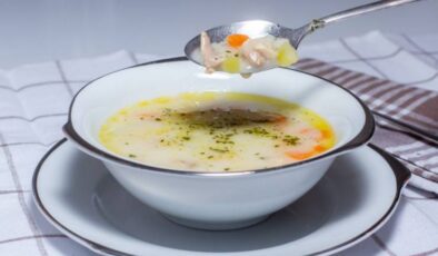 Bulgurlu ve terbiyeli karalahana çorbası