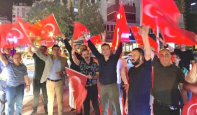 MHP Çukurova Seçim Zaferini Büyük Bir Coşkuyla Kutladı