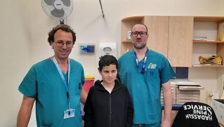 Mucize kurtuluş: Doktorlar küçük çocuğun kopan boynunu yeniden dikti