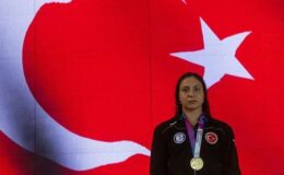 Avrupa Gençler Yüzme Şampiyonası’nda Merve Tuncel altın madalyanın sahibi oldu