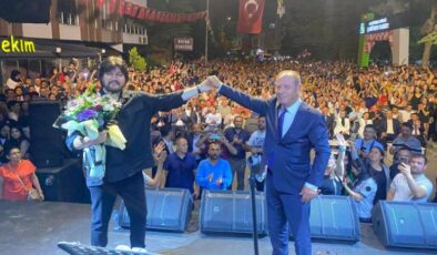 Ereğli Belediyesi Şehitler Parkı Ahmet Şafak Konseriyle Açıldı