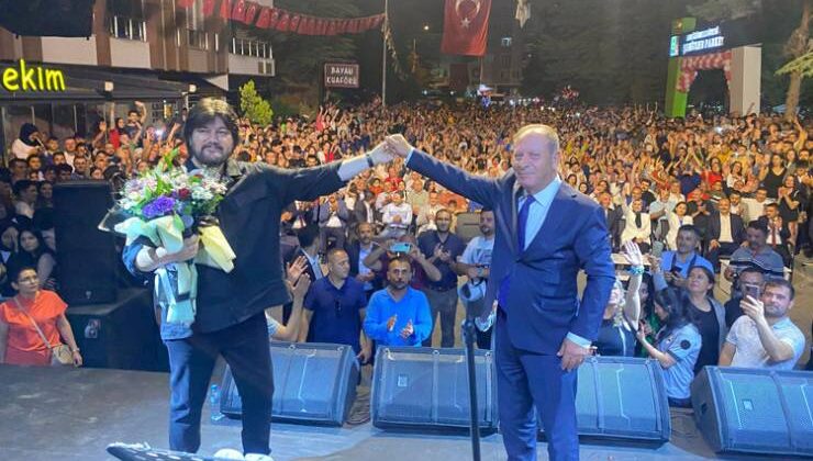 Ereğli Belediyesi Şehitler Parkı Ahmet Şafak Konseriyle Açıldı