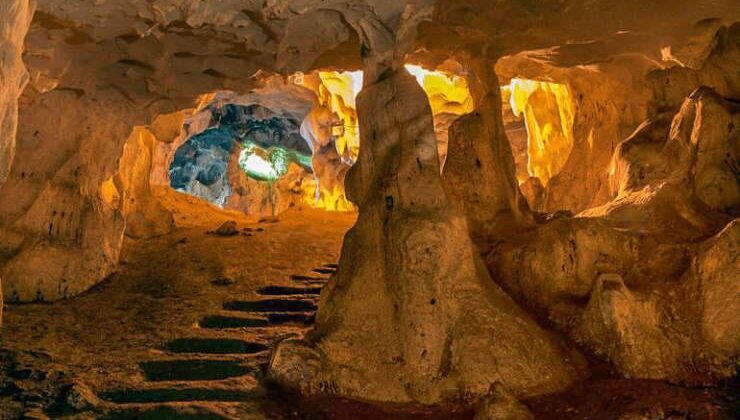 Paleolitik Çağda Sanat ve Karain Mağarası