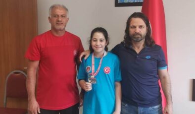 Milli Sporcumuz Ceren Naz, Kozan’ı Gümüş Madalyayla Grurlandırdı