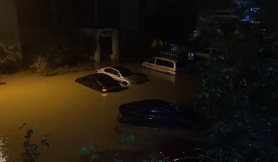 İstanbul’da Sel Felaketi: 2 ölü 12 yaralı