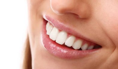 Dişlerinizi evinizde 2 dakikada beyazlatın