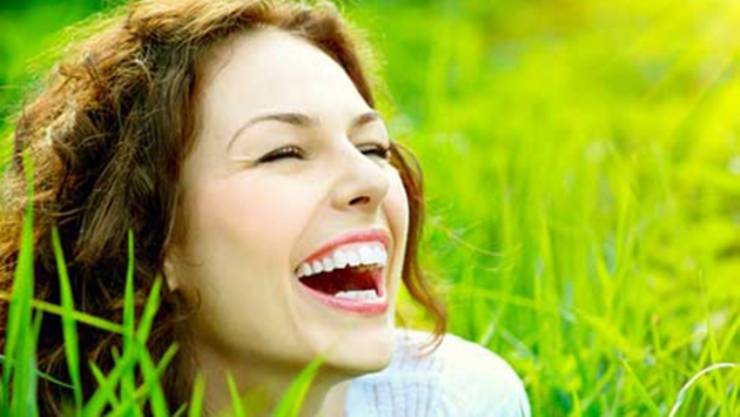 Gülerek ağrı ve acılarınızı azaltın