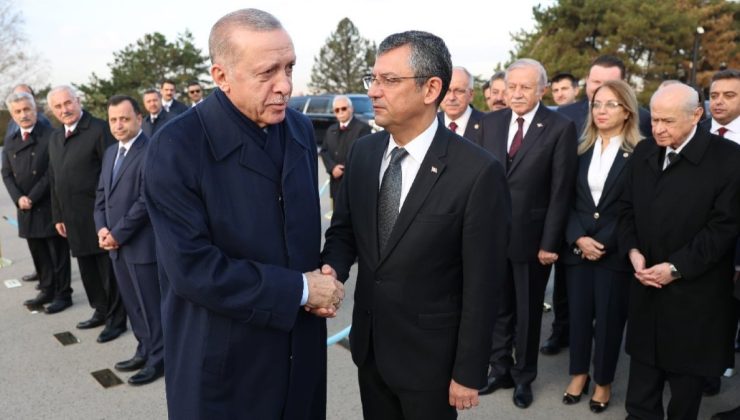 Özel ve Erdoğan Anıtkabir’de tokalaştı: Ata’nın huzurunda siyasi rekabet olmaz