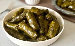 Etli Asma Yaprağı Dolması