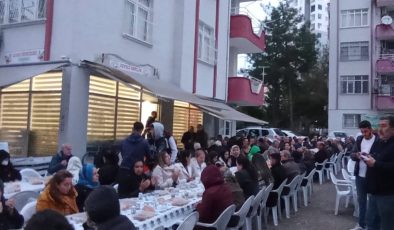 Adana Devecileri İftar Yemeği Düzenledi