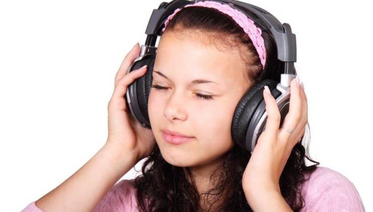 Kulak çınlamasına karşı klasik müzik dinleyin