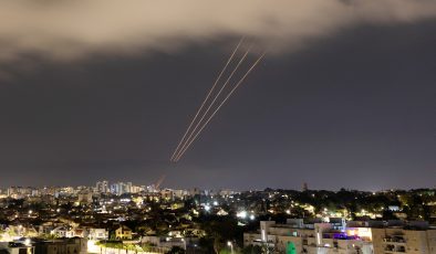 İran, İsrail’e saldırdı… İlk açıklamalar geldi: Karışık mesajlar