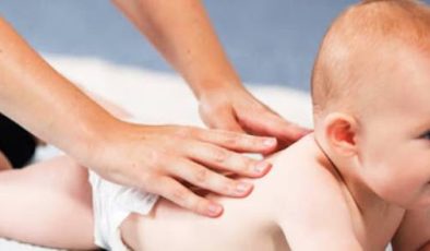 Bebeğinize masaj yaparak aranızdaki bağı güçlendirebilirsiniz