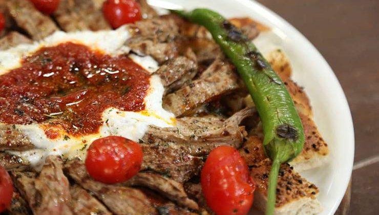 Kavurmalı Yoğurtlu Kebap