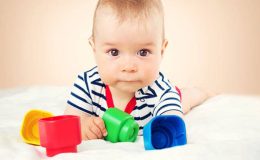 Bebek ve Çocuklar Hangi Yaşta Hangi Oyuncaklarla Oynamalıdırlar?