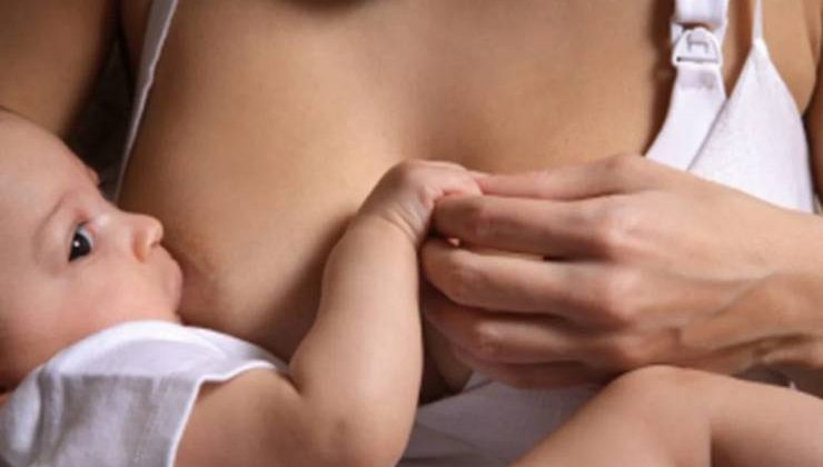 Uzun süreli emzirme bebeğinizin ağız sağlığı için zararlı olabilir