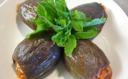 Zeytinyağlı Patlıcan Dolması