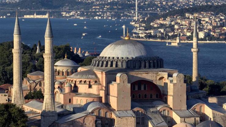 Ayasofya’nın Kabe’ye Yüz Sürmesi -2