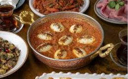 Soslu Yumurta