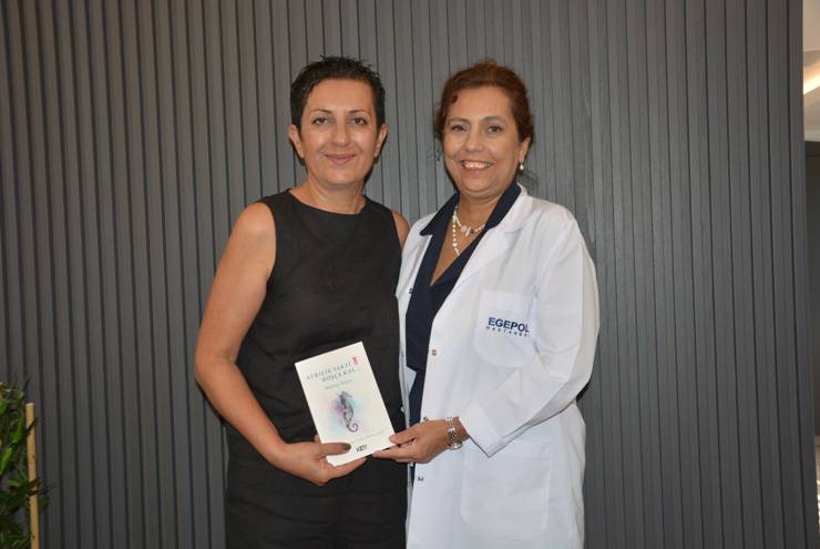 Kanser Tedavisinde Yanında Olan Doktorları İçin Kitap Yazdı