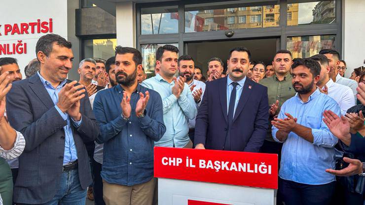 CHP’de Ahmet Tanık başkan adaylığını açıkladı