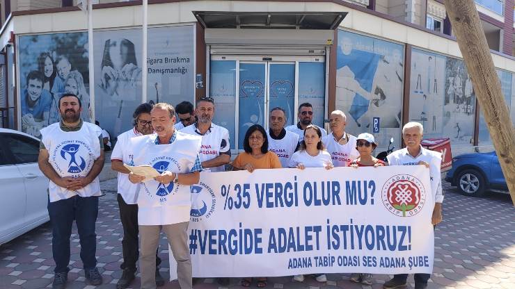 Adana Tabip Odası ve SES Adana Şube Ortak Eylemi: Sağlık Çalışanları 29 Haftadır Vergide Adalet İstiyor!