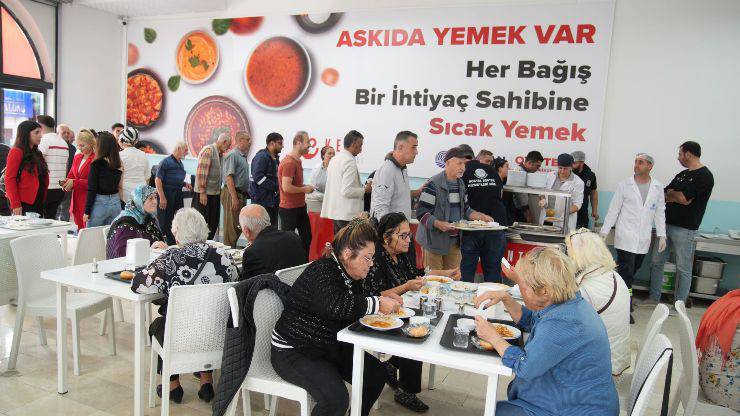 Başkan Tekin: Askıda Yemek Uygulamamıza Katkı Sunan Herkese Çok Teşekkür Ediyorum