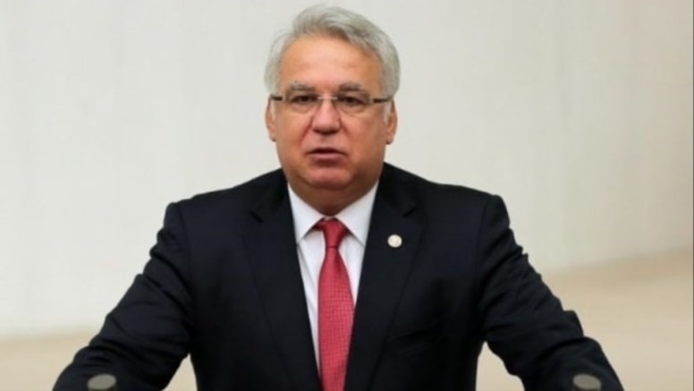 İmamoğlu’na desteği yüzünden ihraç edilen AKP’linin protestosu