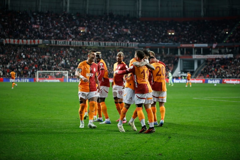 Galatasaray büyük oynuyor