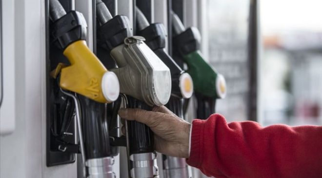 Benzine bu gece yarısı bir büyük indirim daha geliyor