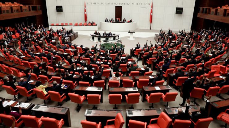 AYM iptal etti, AKP Meclis’e getiriyor!