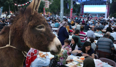 AKP’li belediyenin iftar yemeklerini verdiği firma vatandaşa eşek eti yedirmiş