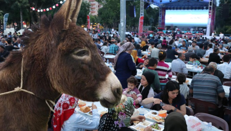 AKP’li belediyenin iftar yemeklerini verdiği firma vatandaşa eşek eti yedirmiş
