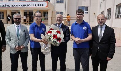 Vali Köşger, “2025 AİLE YILI VE ANNELER GÜNÜ” Konulu Programa Katıldı