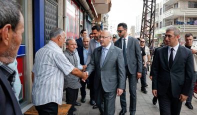 Vali Köşger Cumhuriyet Mahallesi’nde Yüreğirli Vatandaşlarla Bir Araya Geldi