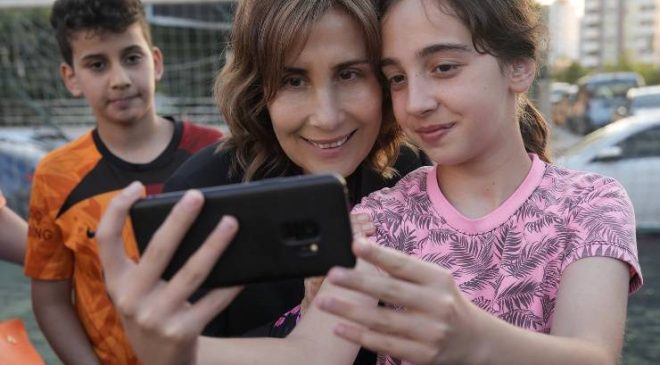 Başkan Tekin, Spor okulu öğrencileri ve aileleriyle buluştu “EVLATLARIMIZIN HER ZAMAN YANINDAYIZ”