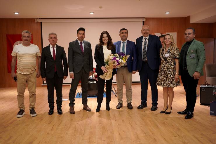Ünlü Oyuncu Aydan Şener, MBA Okulları Adana Kampüsü Anneler Günü Etkinliğine Katıldı