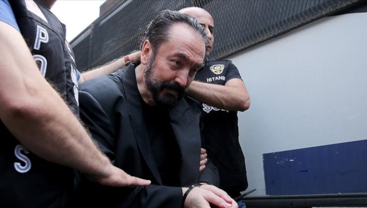 Adnan Oktar beraat etti, savunması dikkat çekti! ‘Dekolte giyen insanların da Müslüman olabileceğini gösterdim’