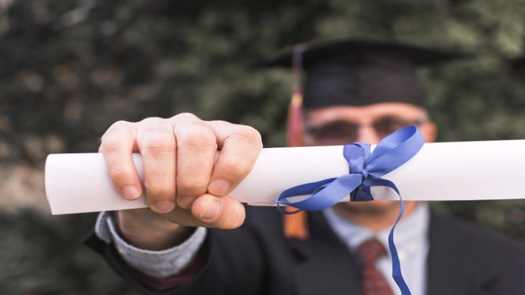 Diplomaya Sahip Olmanın Ayıbı