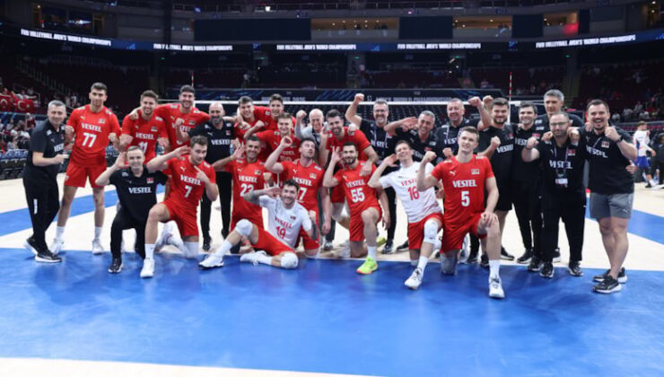 Voleybolda tarihi zafer! Çeyrek finaldeyiz