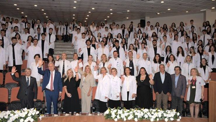 Ege Üniversiteli Diş Hekimleri Beyaz Önlüklerine Kavuştu