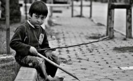 Parçalanır Yürekler