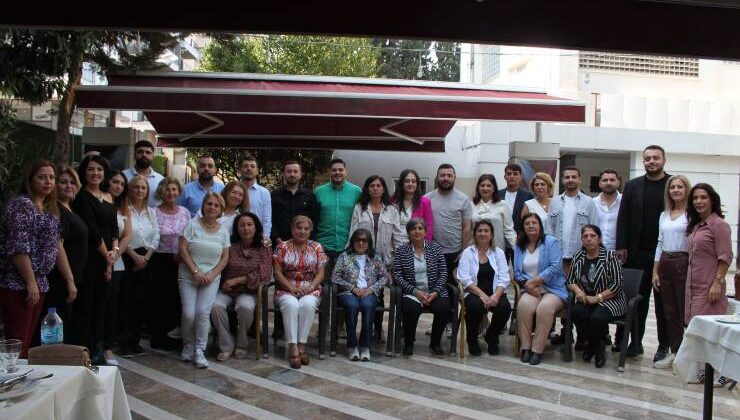 CHP’de Kadınlar Ve Gençler El Ele