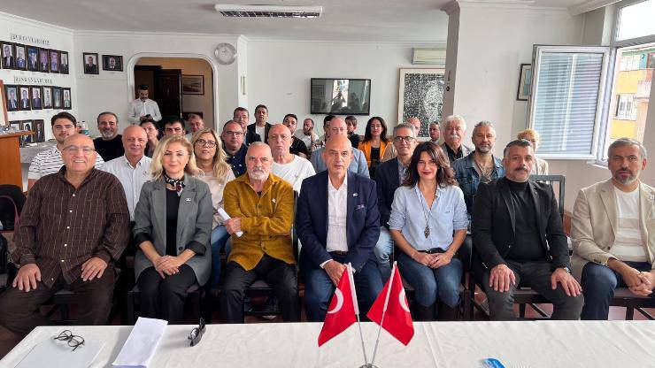 Adana Kültür ve Dayanışma Derneği’nde yeni yönetim belirlendi