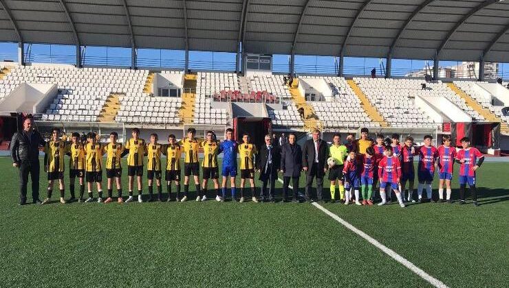 Kozan’da “Yıldızlar” Sahaya İndi: Futbol Heyecanı Başladı!