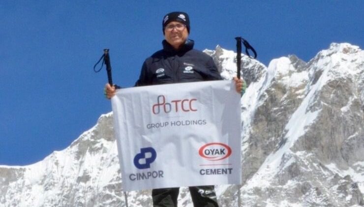 OYAK Çimento Adana Fabrika Direktörü Mustafa Turan, Everest Base Camp Tırmanışını Başarıyla Tamamladı